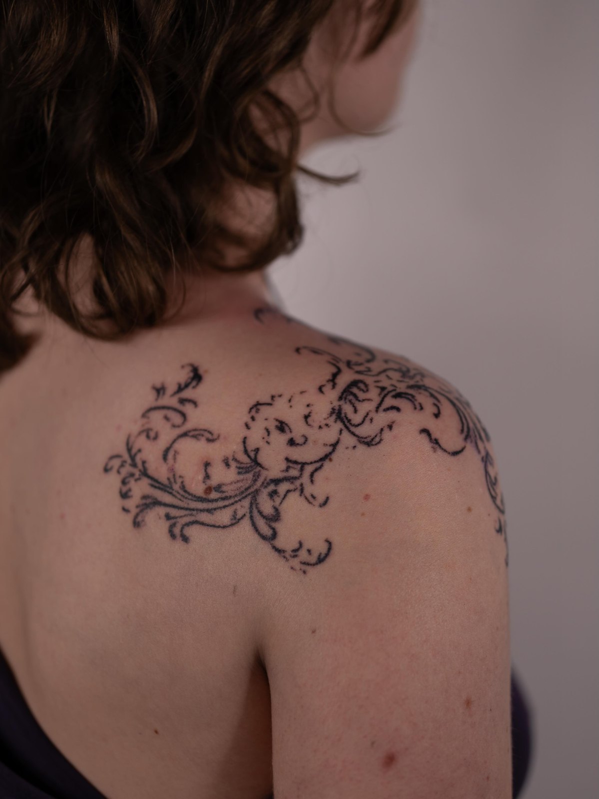 Tatouage ornemental dans le dos, NK Tattoo Lyon